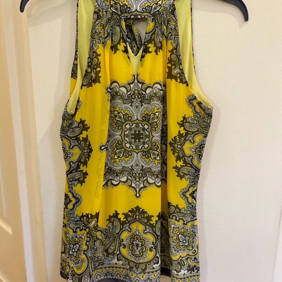 Dressy Baroque Print Tank Top - Picture 3 of 7